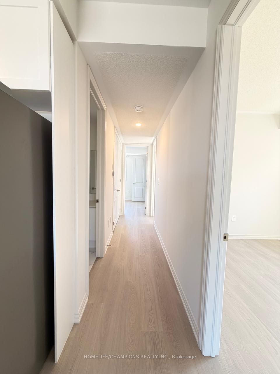 Photo 4 of 98 Donald Cameron Crescent, Clarington, Courtice — HOMEH