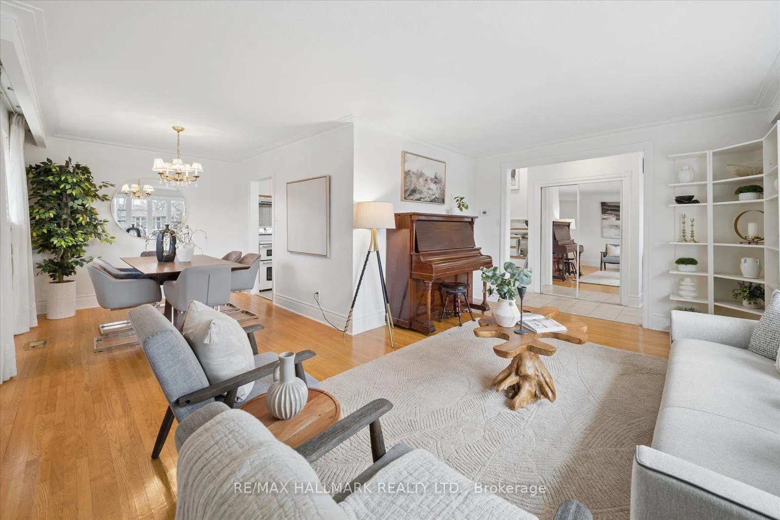 Photo 9 of 2 Valleycrest Avenue, Markham, Bullock — HOMEH