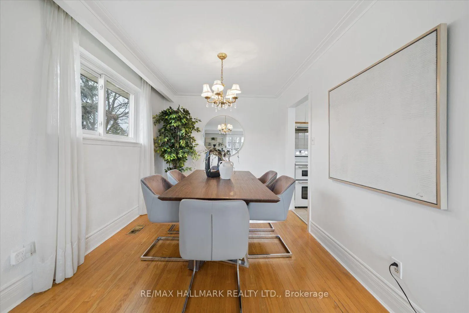 Photo 10 of 2 Valleycrest Avenue, Markham, Bullock — HOMEH