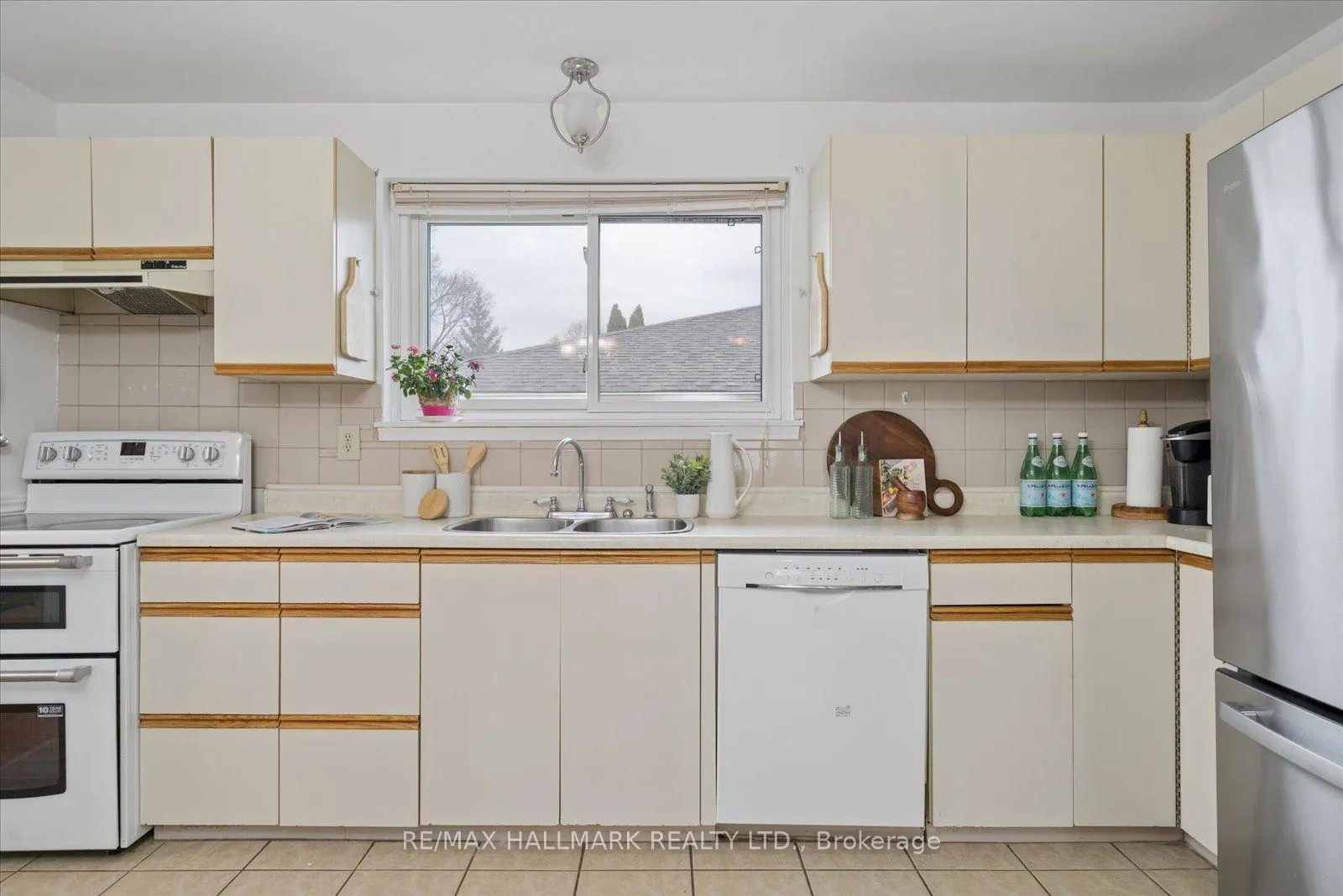 Photo 16 of 2 Valleycrest Avenue, Markham, Bullock — HOMEH