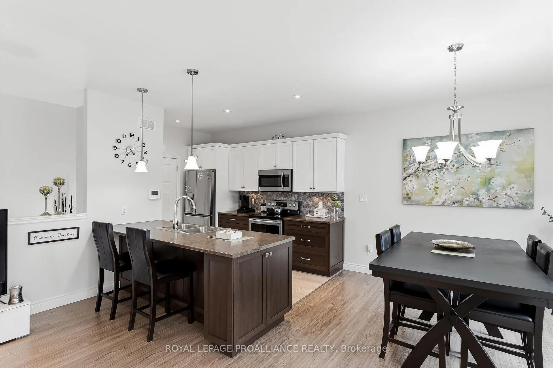 Photo 12 of 305 Raglan Street, Brighton — HOMEH