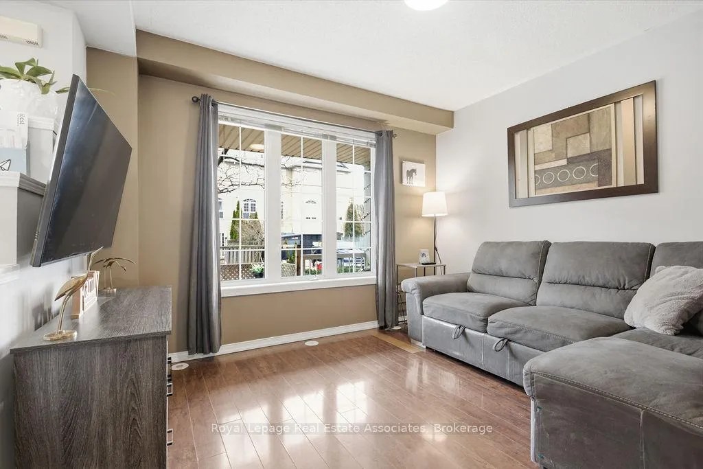 Photo 3 of 2260 Greening Lane, Burlington, Orchard — HOMEH