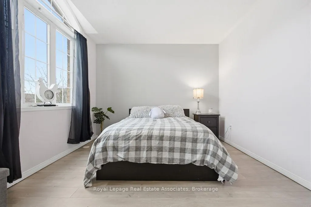 Photo 11 of 2260 Greening Lane, Burlington, Orchard — HOMEH