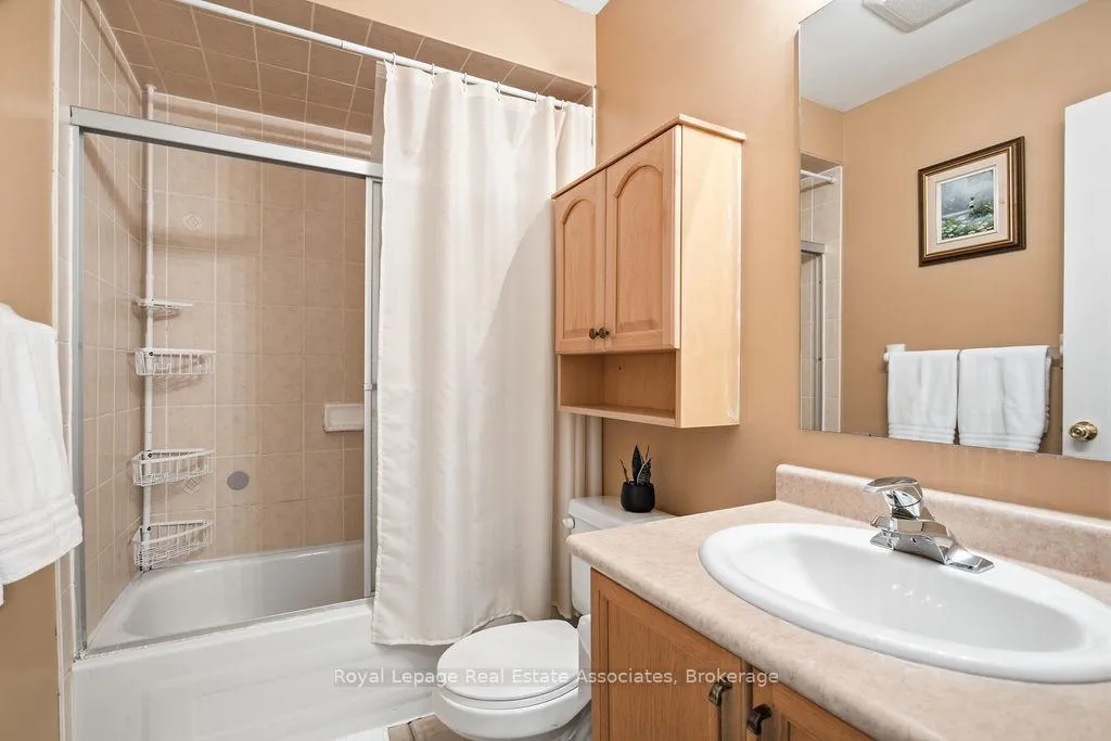 Photo 14 of 2260 Greening Lane, Burlington, Orchard — HOMEH