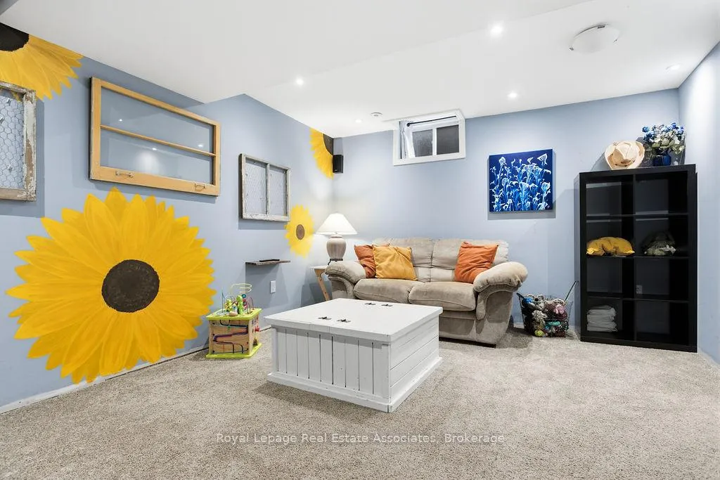 Photo 18 of 2260 Greening Lane, Burlington, Orchard — HOMEH