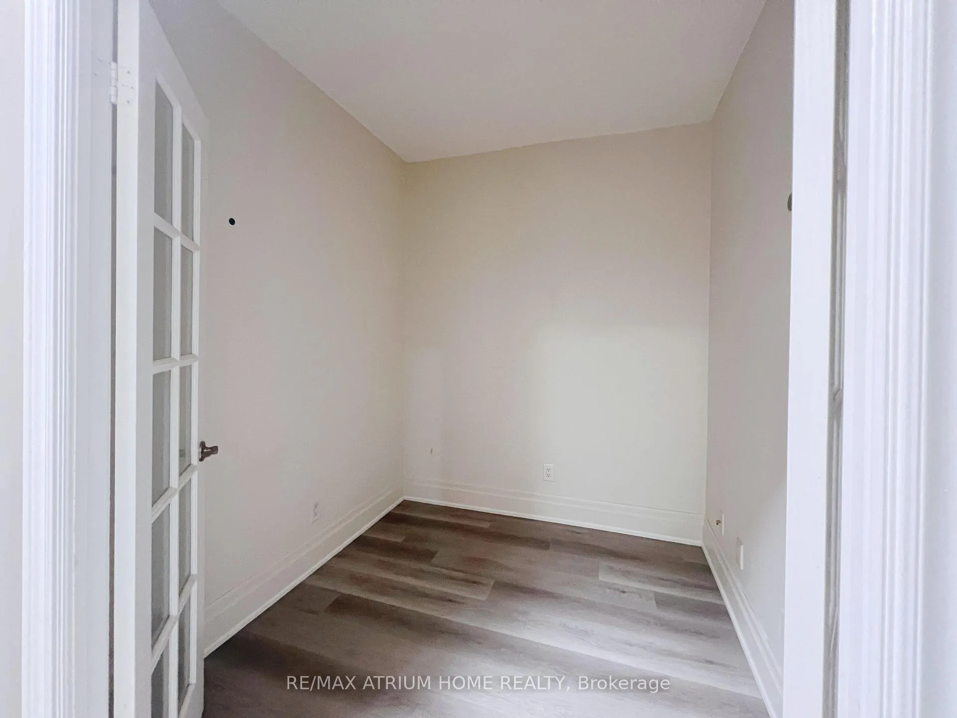 Photo 3 of Unit 307, 1 Upper Duke Crescent, Markham, Unionville — HOMEH