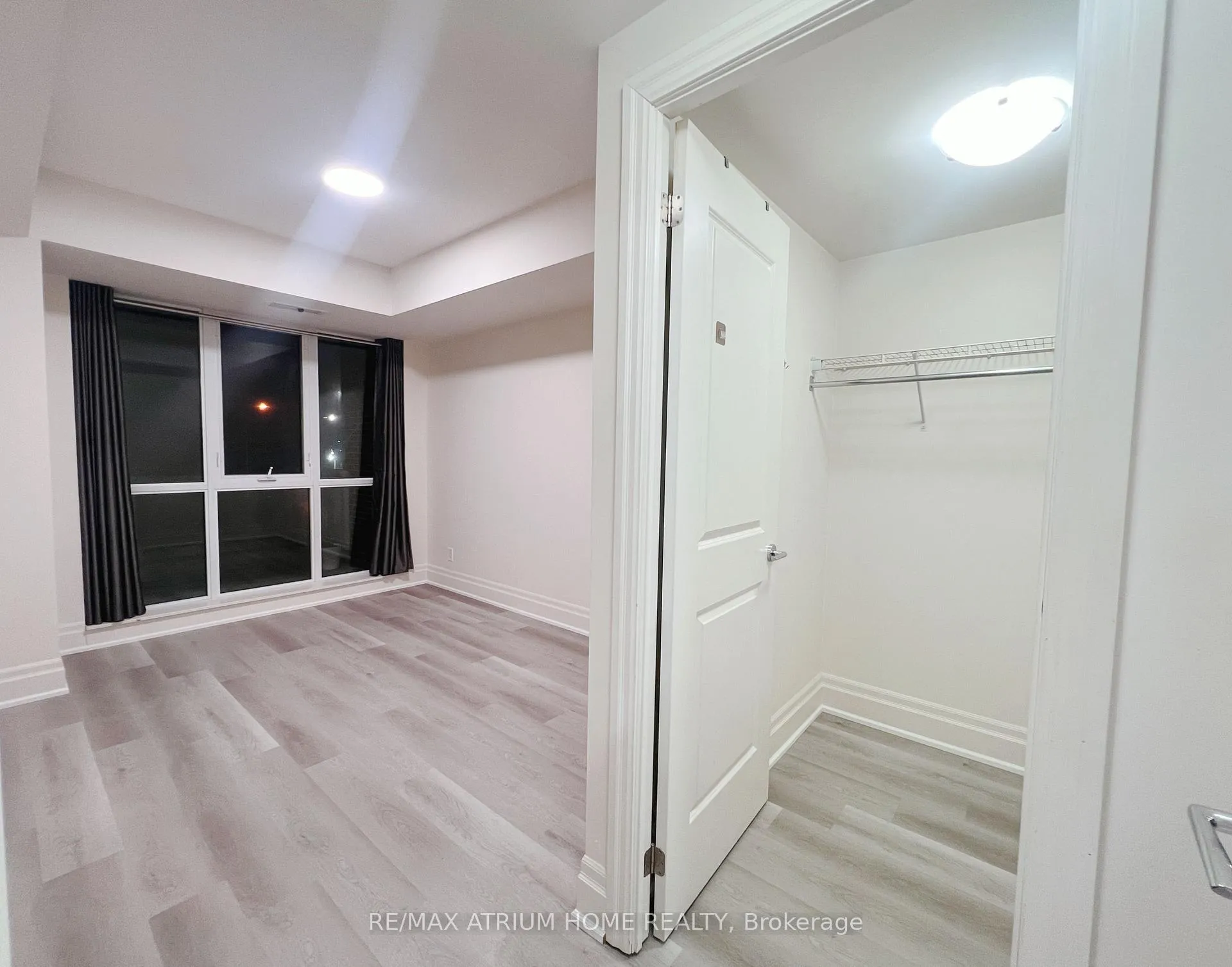 Photo 5 of Unit 307, 1 Upper Duke Crescent, Markham, Unionville — HOMEH