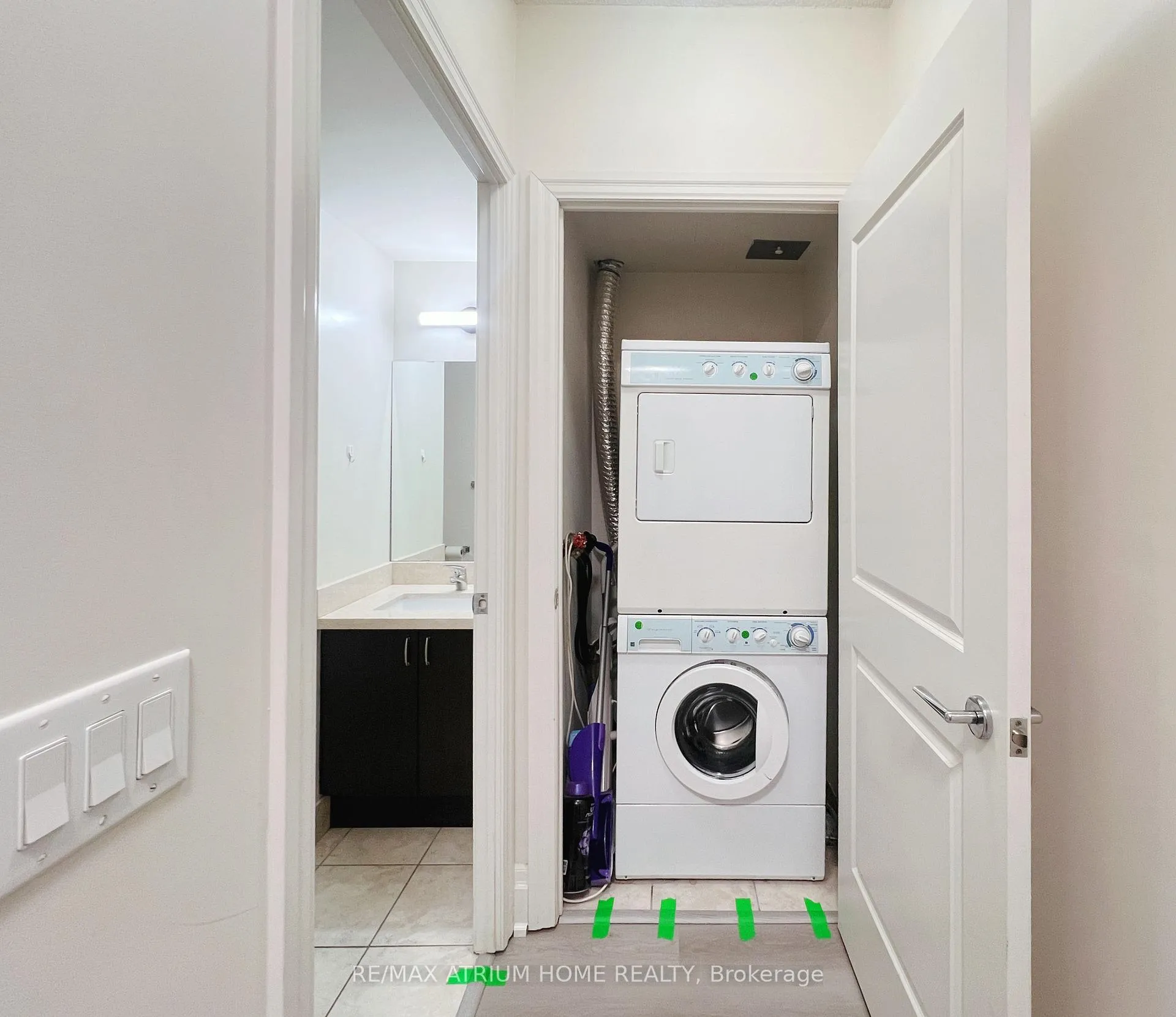 Photo 7 of Unit 307, 1 Upper Duke Crescent, Markham, Unionville — HOMEH