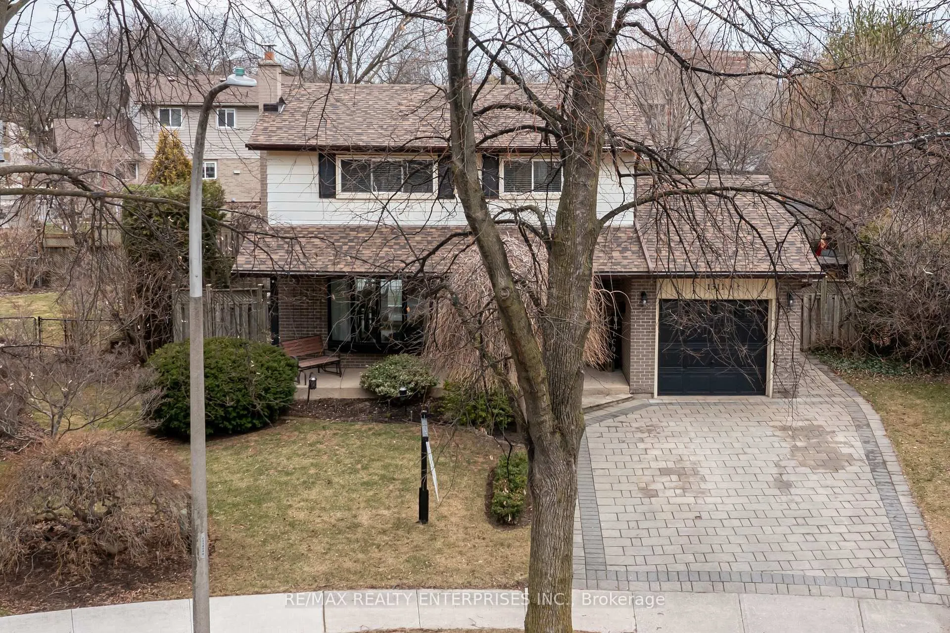 Photo 3 of 1311 Aldridge Crescent, Burlington, Palmer — HOMEH