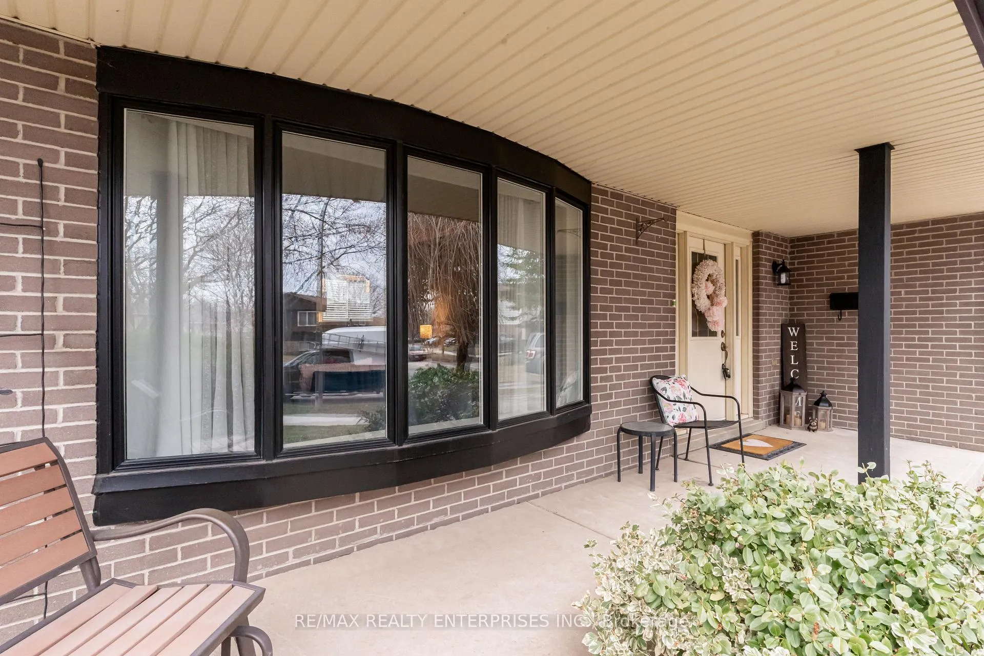 Photo 6 of 1311 Aldridge Crescent, Burlington, Palmer — HOMEH