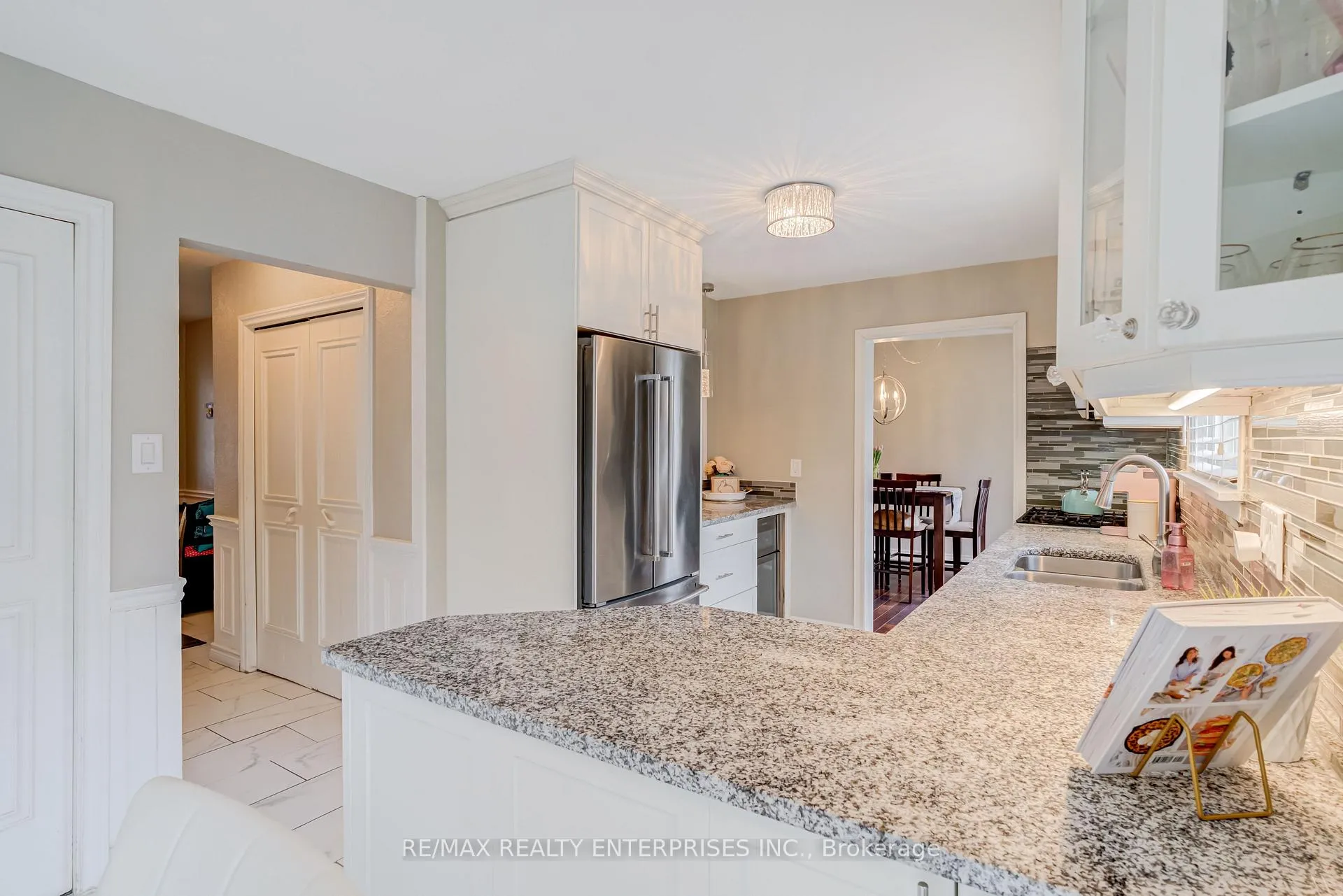 Photo 18 of 1311 Aldridge Crescent, Burlington, Palmer — HOMEH