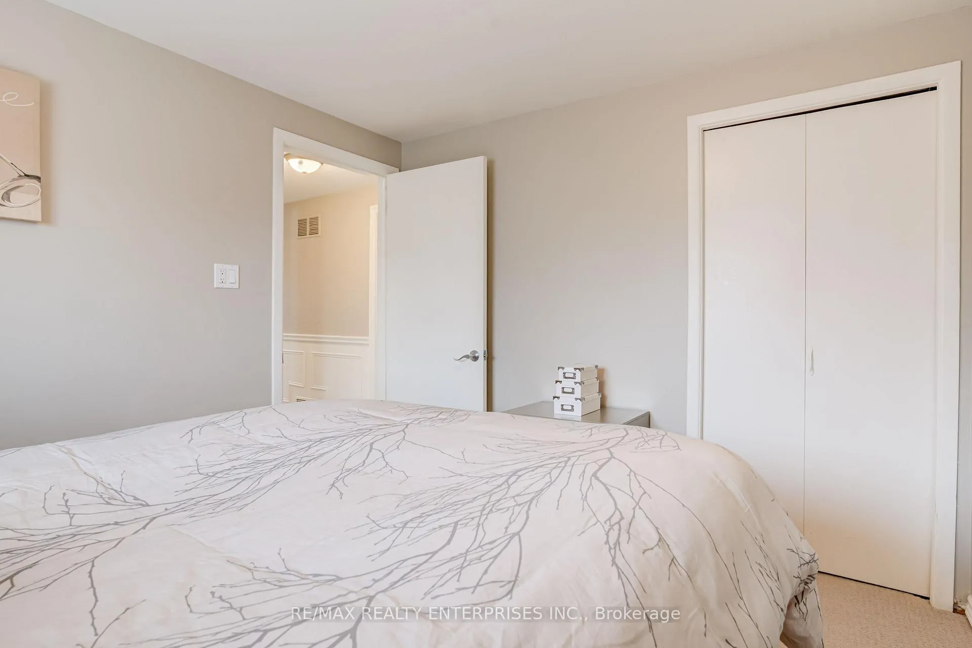Photo 29 of 1311 Aldridge Crescent, Burlington, Palmer — HOMEH
