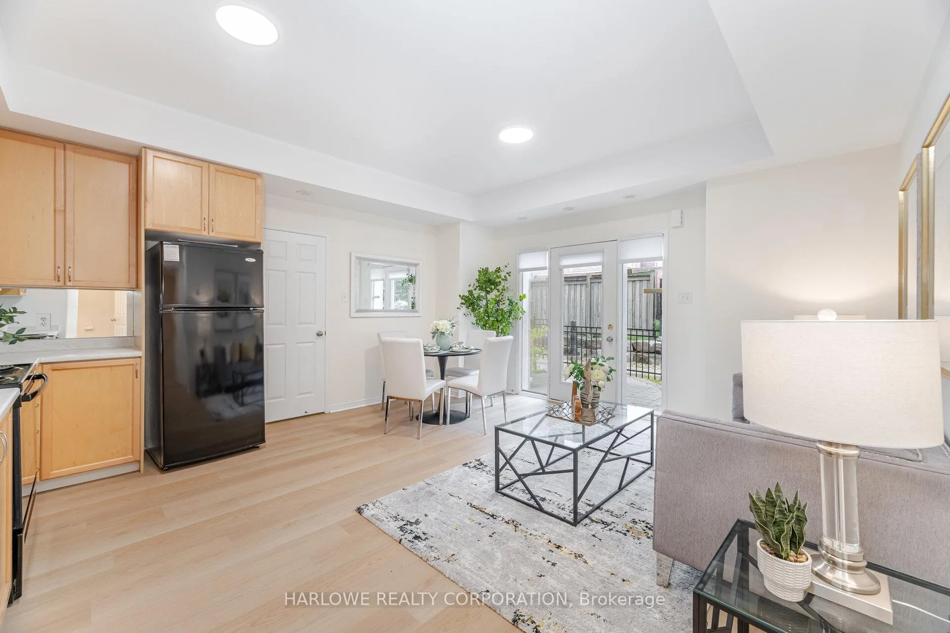Photo 3 of Unit 11, 60 Fairwood Circle, Brampton, Sandringham-Wellington — HOMEH