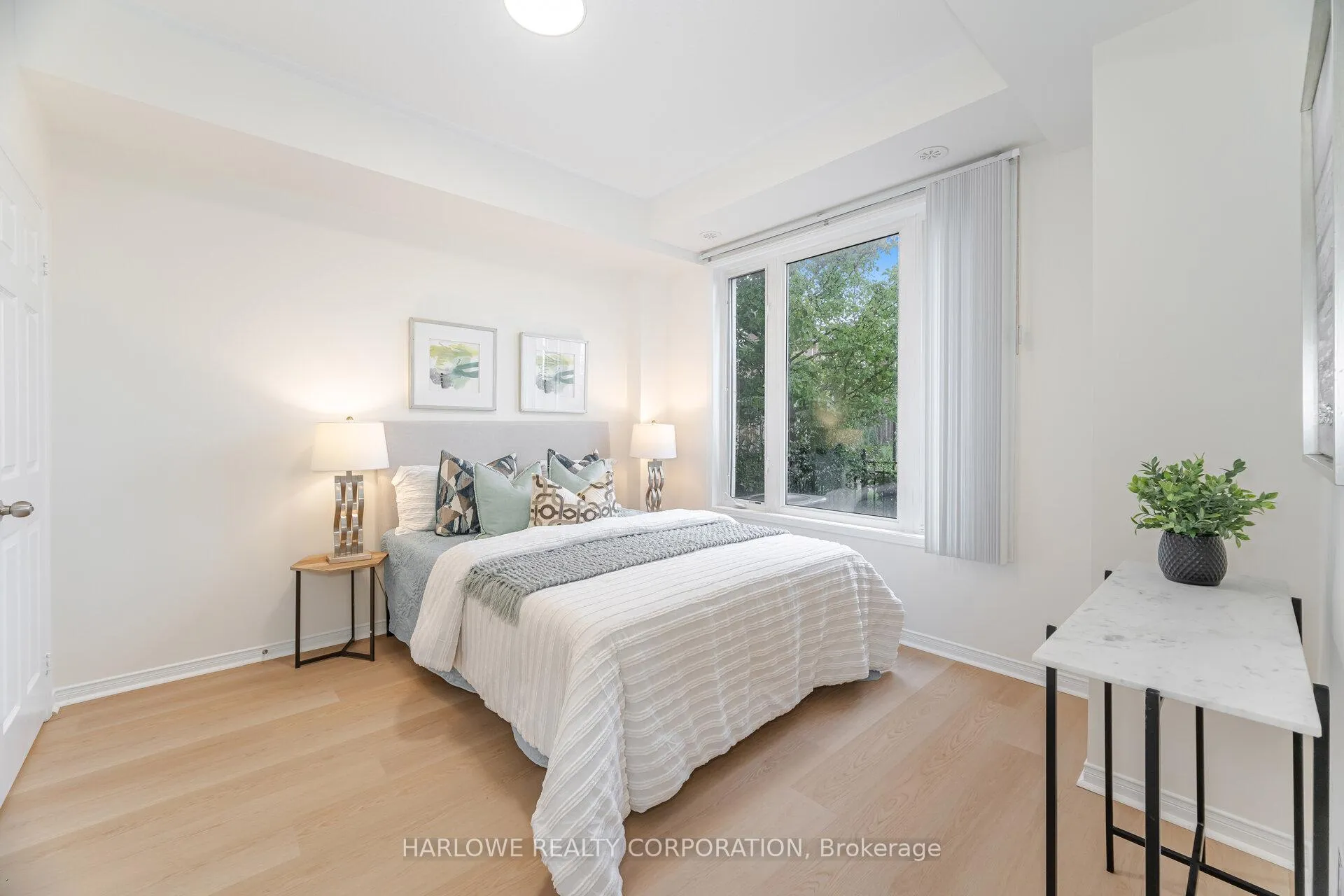 Photo 8 of Unit 11, 60 Fairwood Circle, Brampton, Sandringham-Wellington — HOMEH