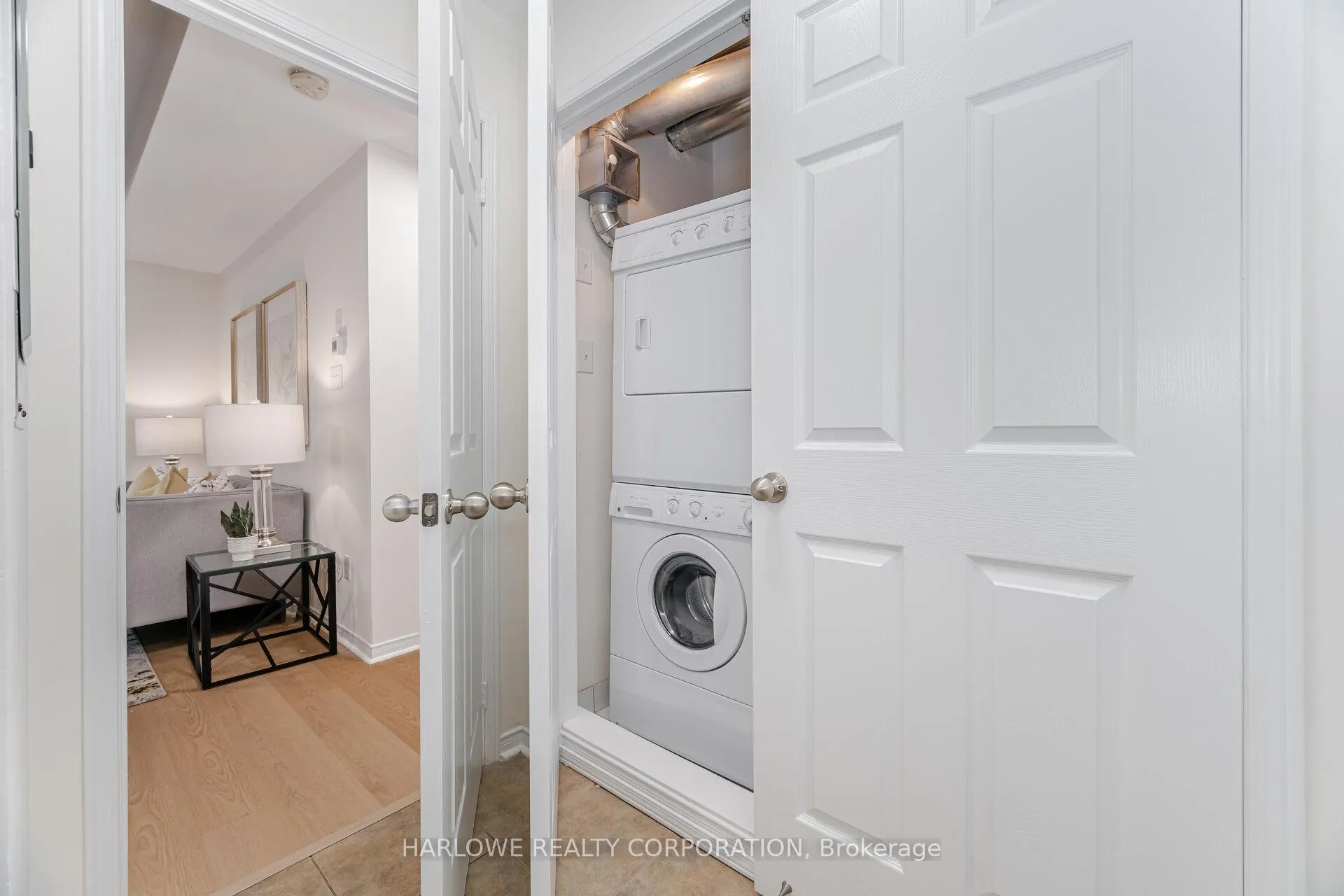 Photo 13 of Unit 11, 60 Fairwood Circle, Brampton, Sandringham-Wellington — HOMEH