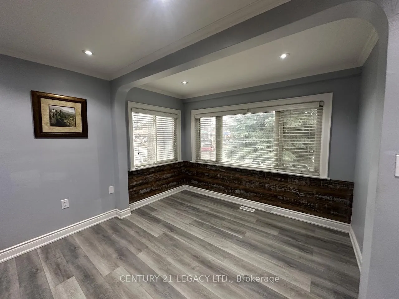 Photo 2 of Unit Unit B, 398 Albion Road, Etobicoke, Elms-Old Rexdale — HOMEH