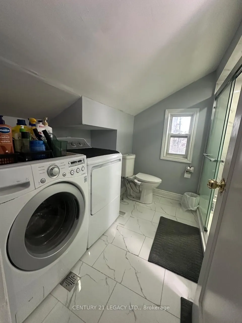 Photo 9 of Unit Unit B, 398 Albion Road, Etobicoke, Elms-Old Rexdale — HOMEH