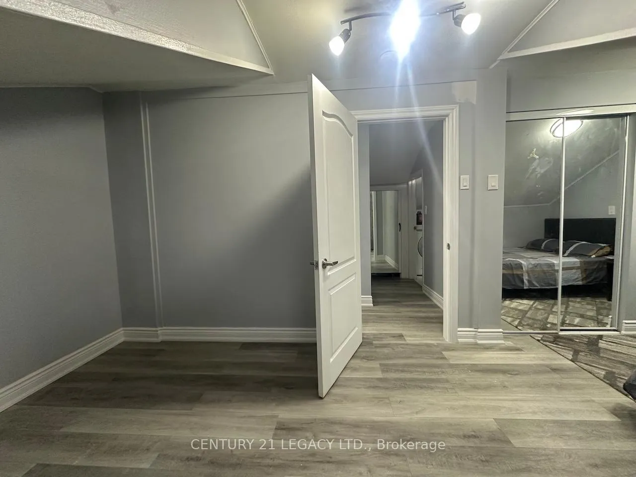 Photo 13 of Unit Unit B, 398 Albion Road, Etobicoke, Elms-Old Rexdale — HOMEH
