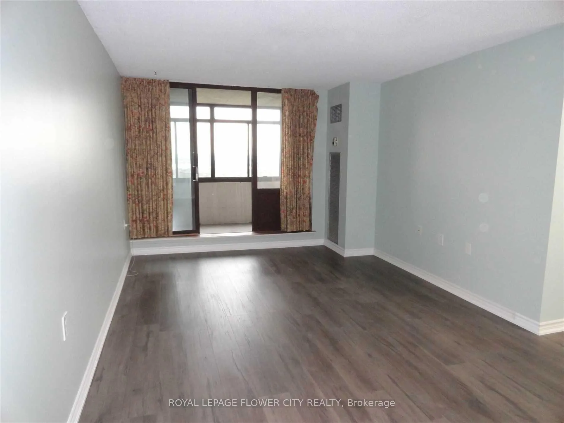 Photo 6 of Unit 2409, 18 Knightsbridge Road, Brampton, Queen Street Corridor — HOMEH