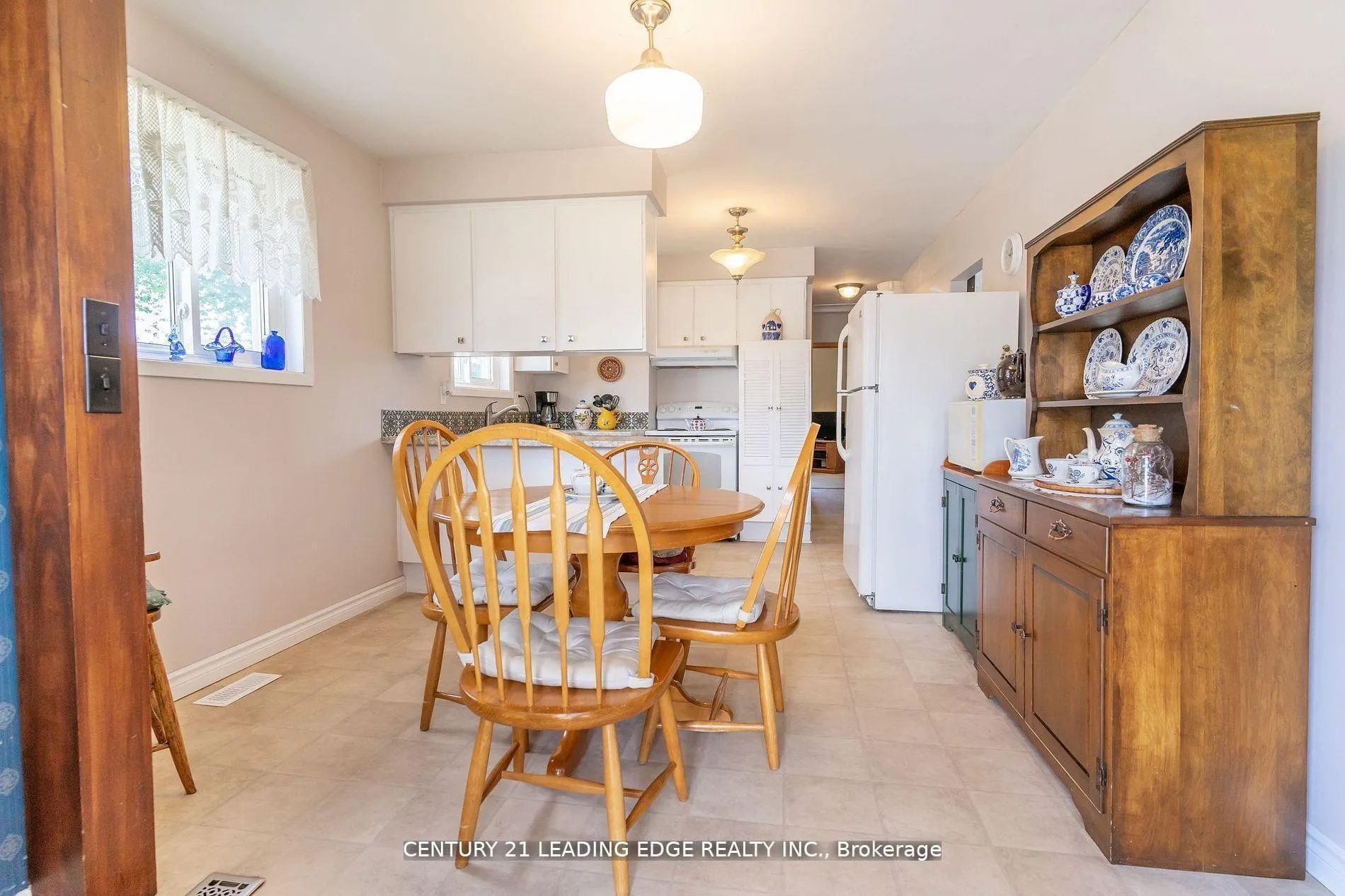 Photo 6 of 529 Carman Court, Oshawa, Donevan — HOMEH