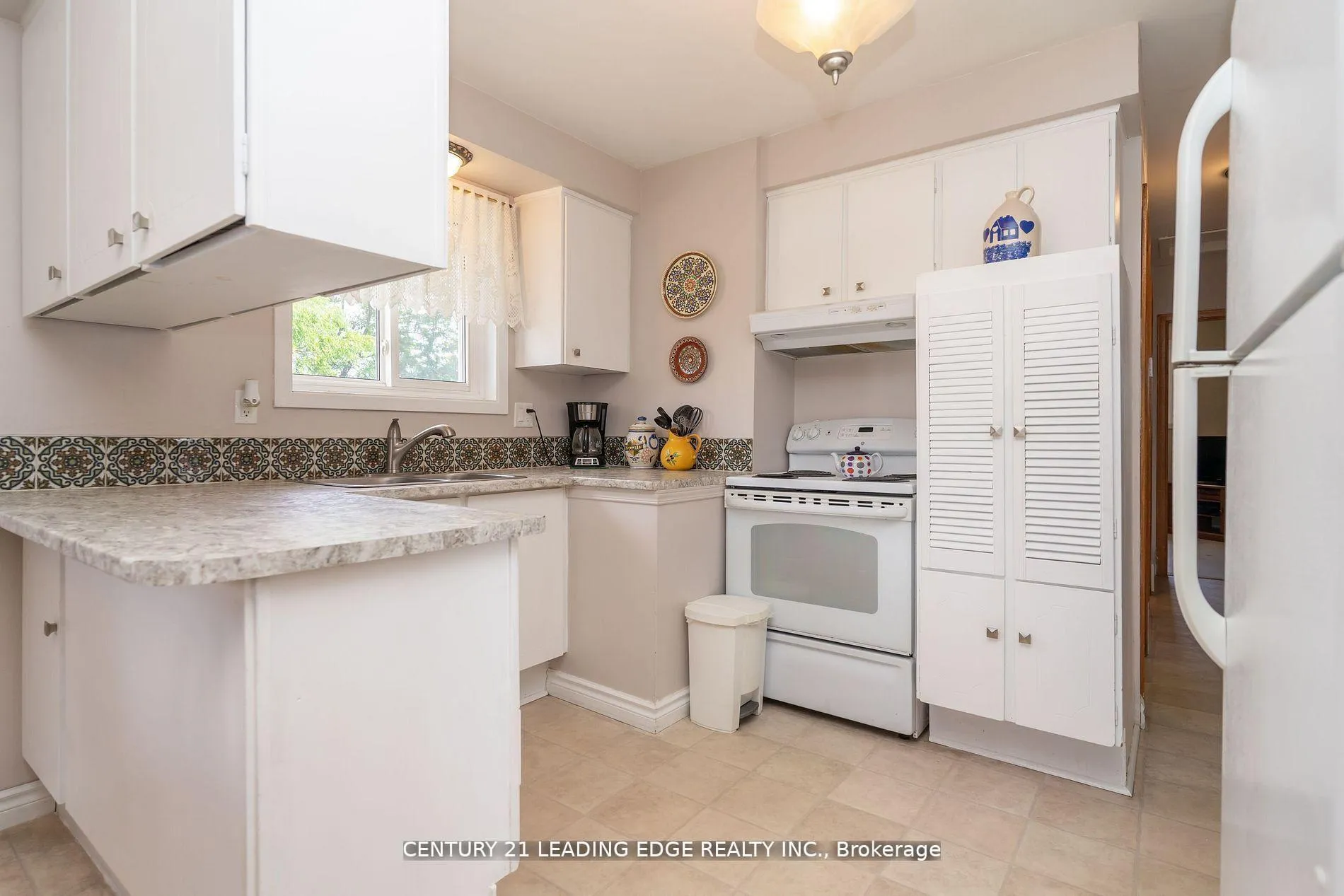 Photo 9 of 529 Carman Court, Oshawa, Donevan — HOMEH