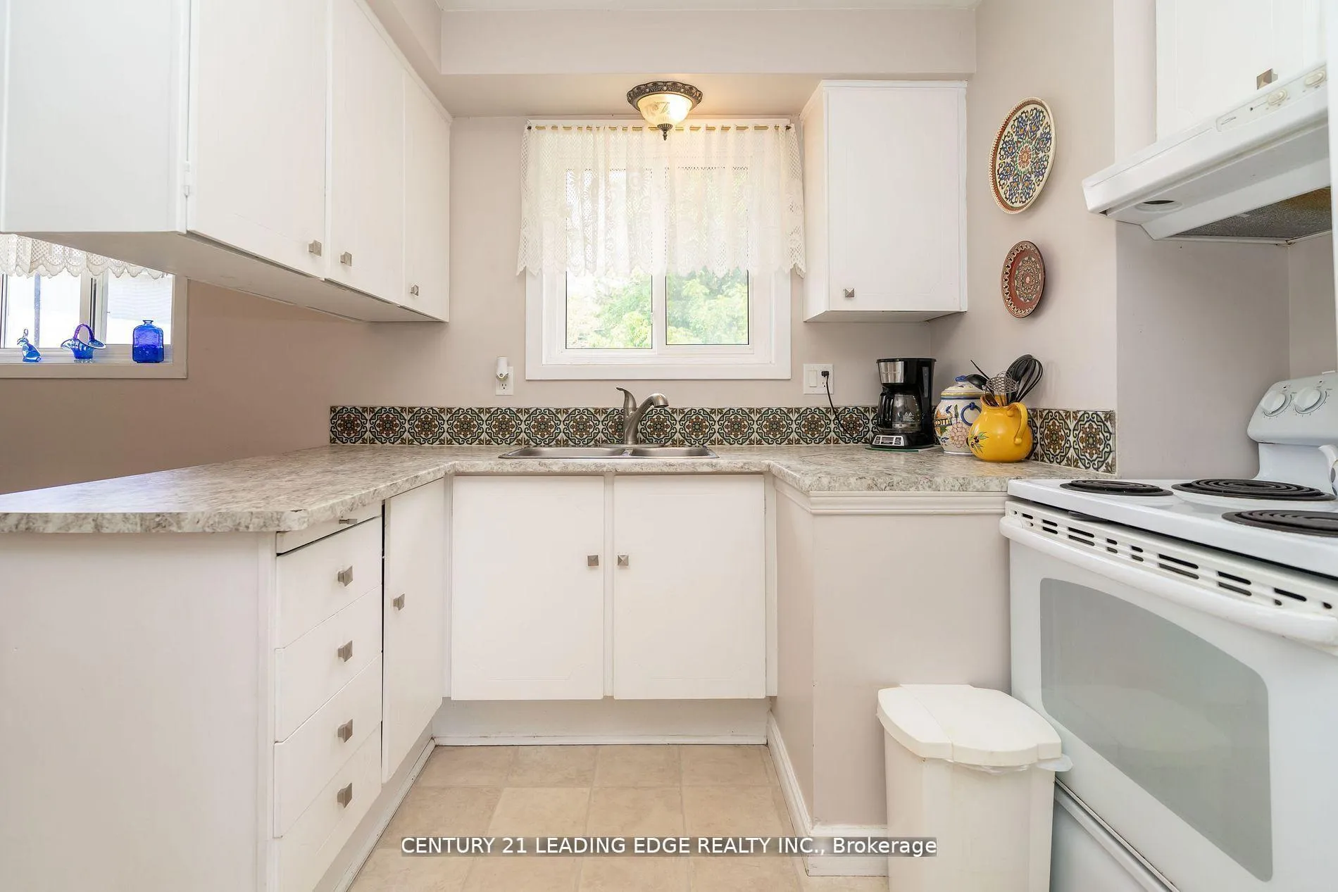 Photo 10 of 529 Carman Court, Oshawa, Donevan — HOMEH