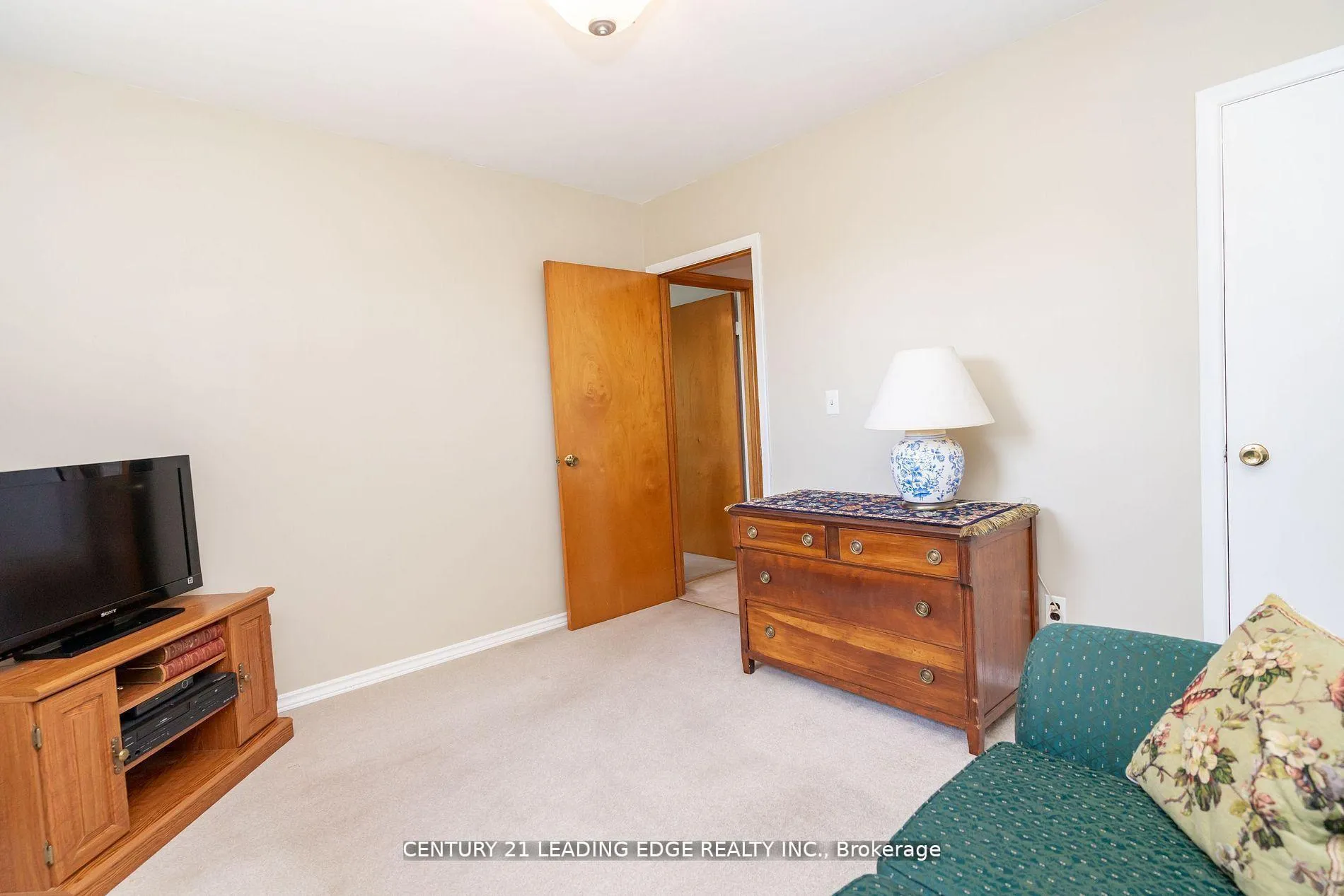 Photo 23 of 529 Carman Court, Oshawa, Donevan — HOMEH