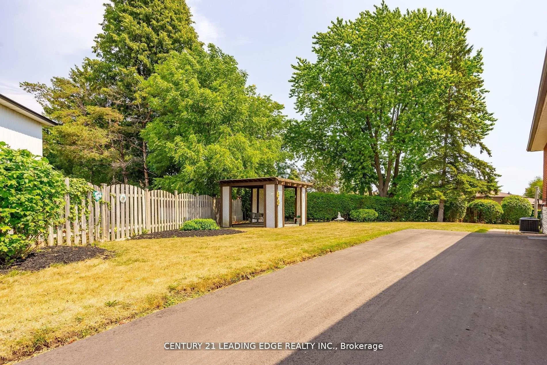 Photo 35 of 529 Carman Court, Oshawa, Donevan — HOMEH