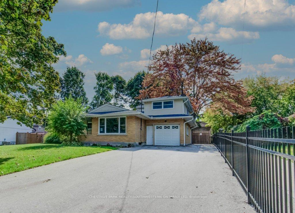 Photo 4 of 35 Vista Crescent, Kitchener — HOMEH