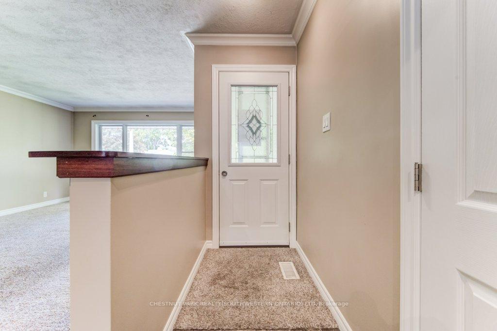 Photo 6 of 35 Vista Crescent, Kitchener — HOMEH