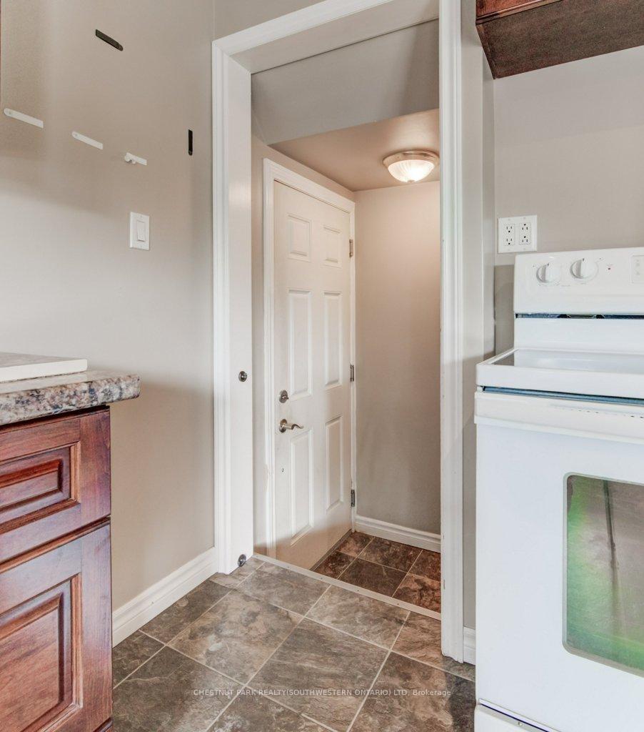 Photo 14 of 35 Vista Crescent, Kitchener — HOMEH