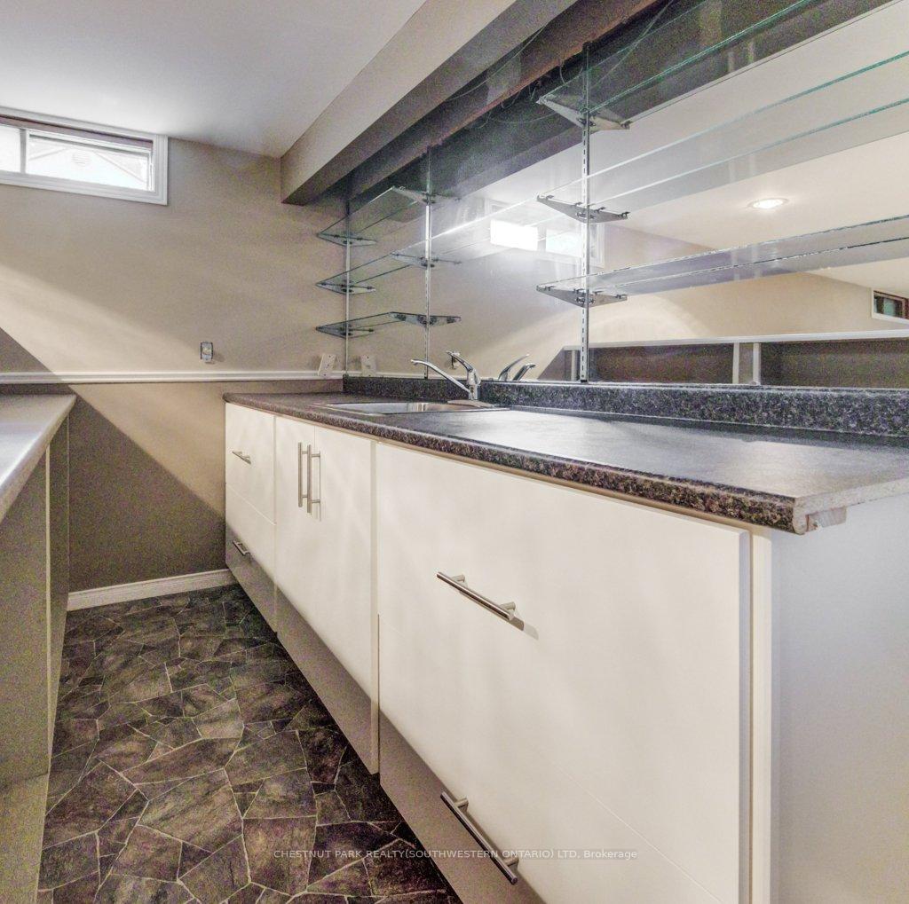 Photo 28 of 35 Vista Crescent, Kitchener — HOMEH