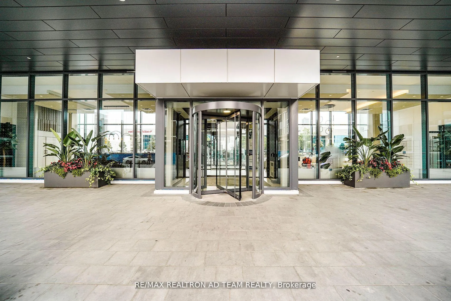 Photo 4 of Unit 2003, 38 Honeycrisp Crescent, Vaughan, Vaughan Corporate Centre — HOMEH