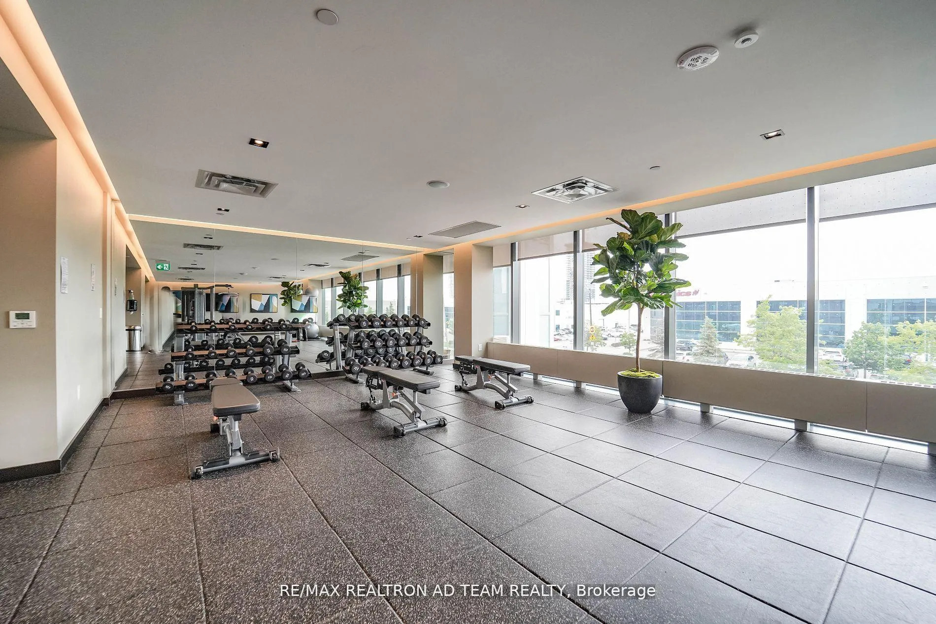 Photo 6 of Unit 2003, 38 Honeycrisp Crescent, Vaughan, Vaughan Corporate Centre — HOMEH