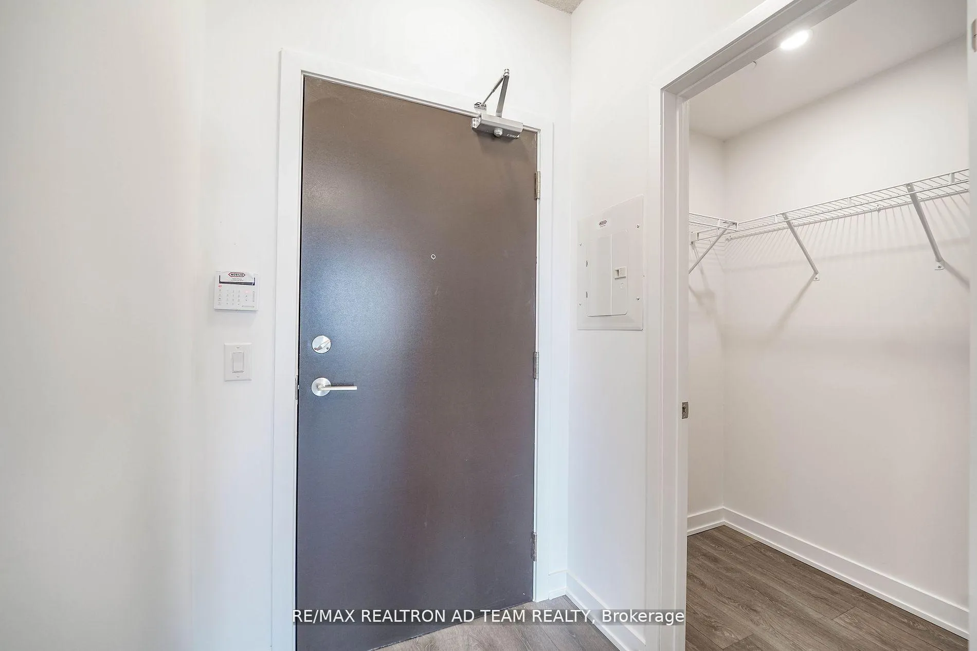 Photo 8 of Unit 2003, 38 Honeycrisp Crescent, Vaughan, Vaughan Corporate Centre — HOMEH