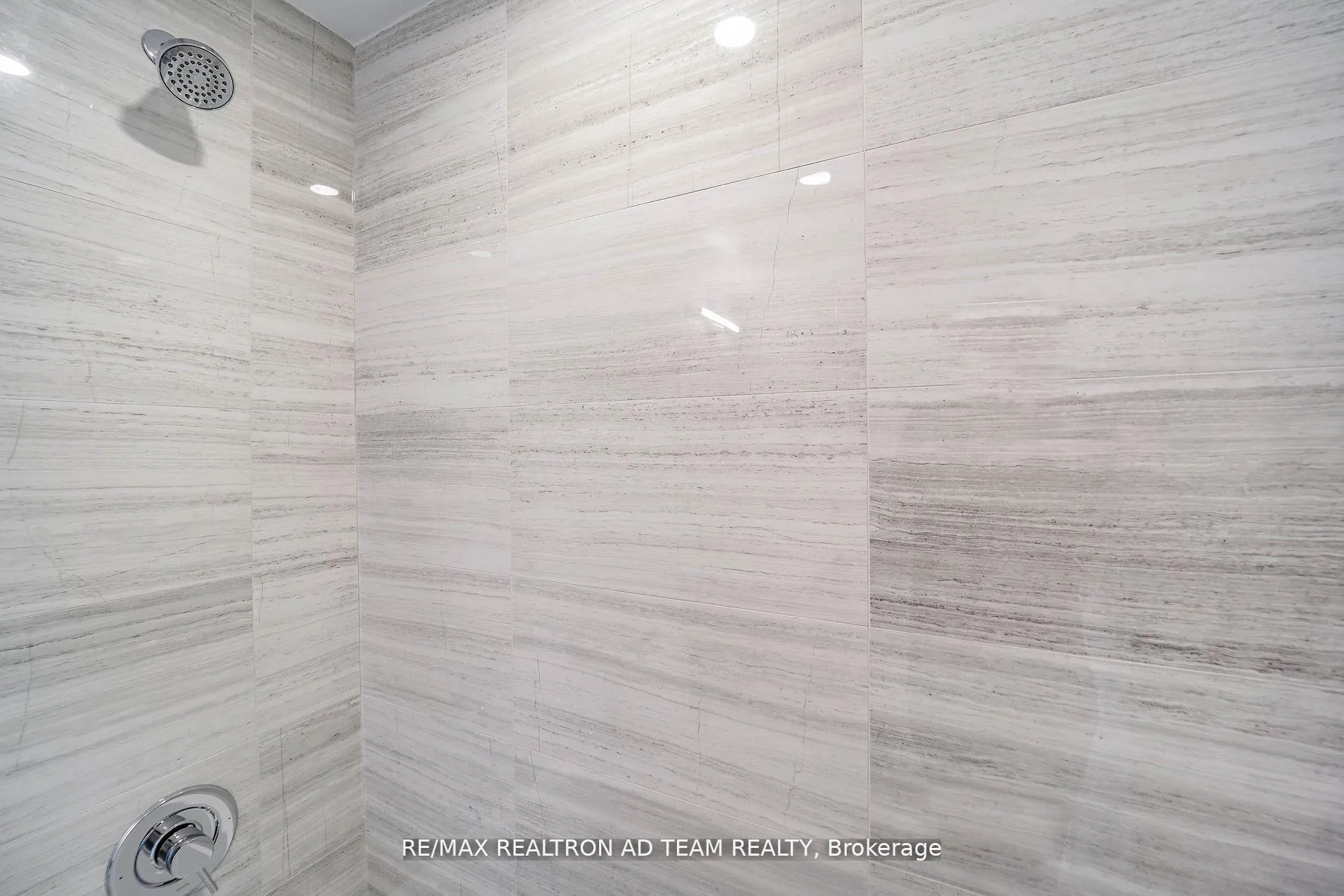 Photo 10 of Unit 2003, 38 Honeycrisp Crescent, Vaughan, Vaughan Corporate Centre — HOMEH