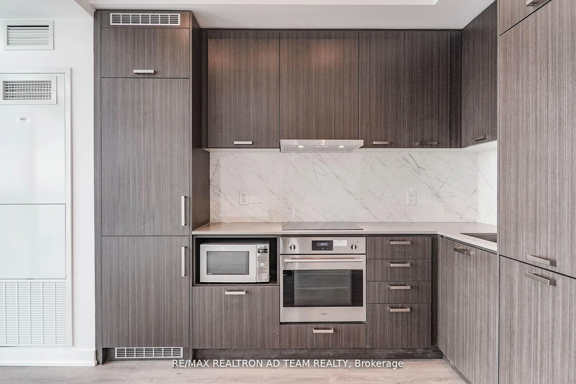 Photo 16 of Unit 2003, 38 Honeycrisp Crescent, Vaughan, Vaughan Corporate Centre — HOMEH
