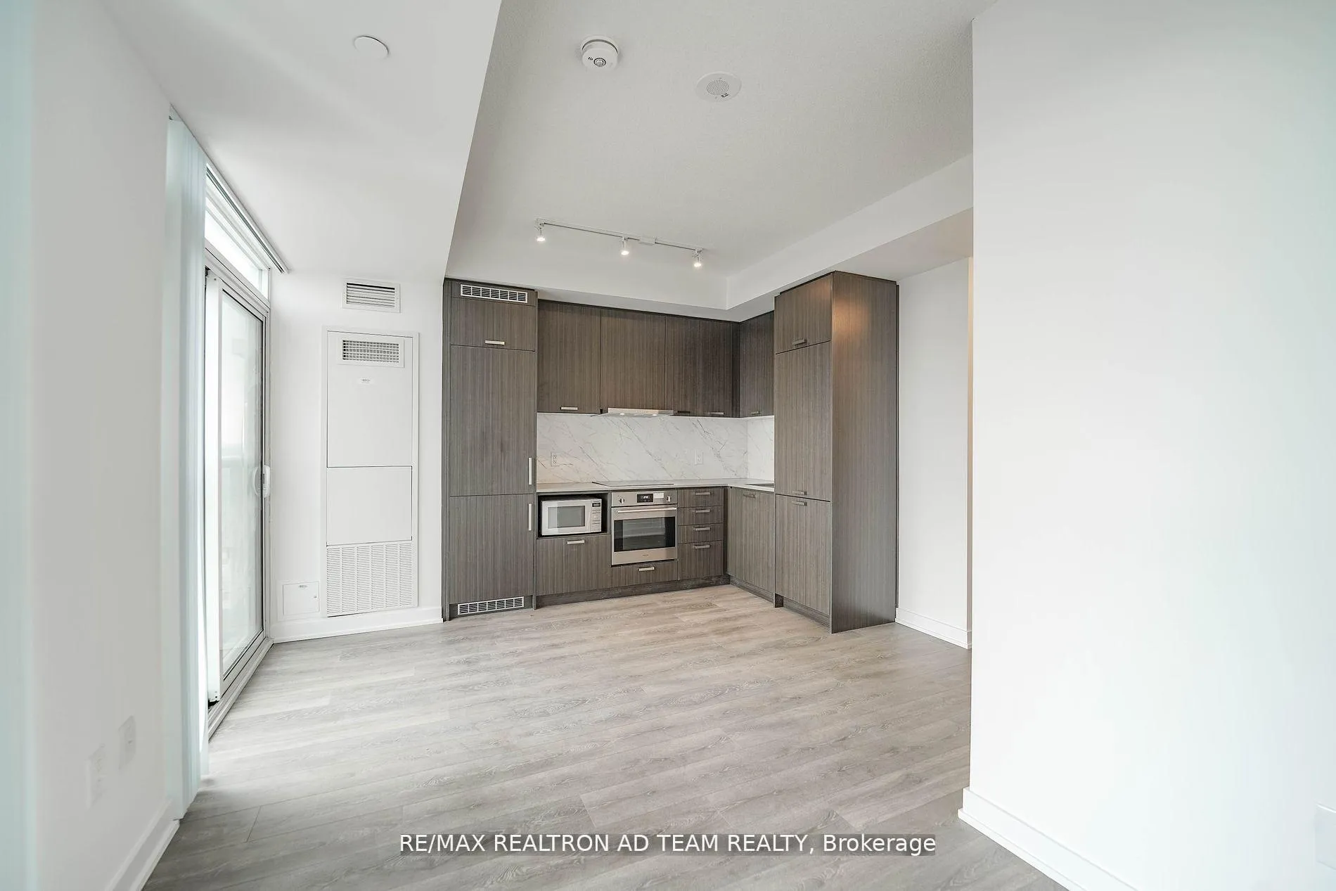 Photo 21 of Unit 2003, 38 Honeycrisp Crescent, Vaughan, Vaughan Corporate Centre — HOMEH