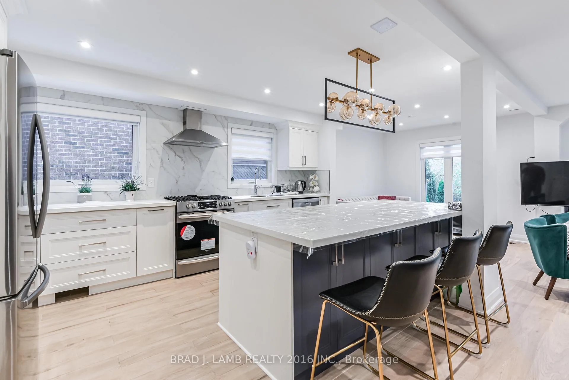 Photo 9 of Unit BED 1, 54 Campbell Avenue, Vaughan, Crestwood-Springfarm-Yorkhill — HOMEH