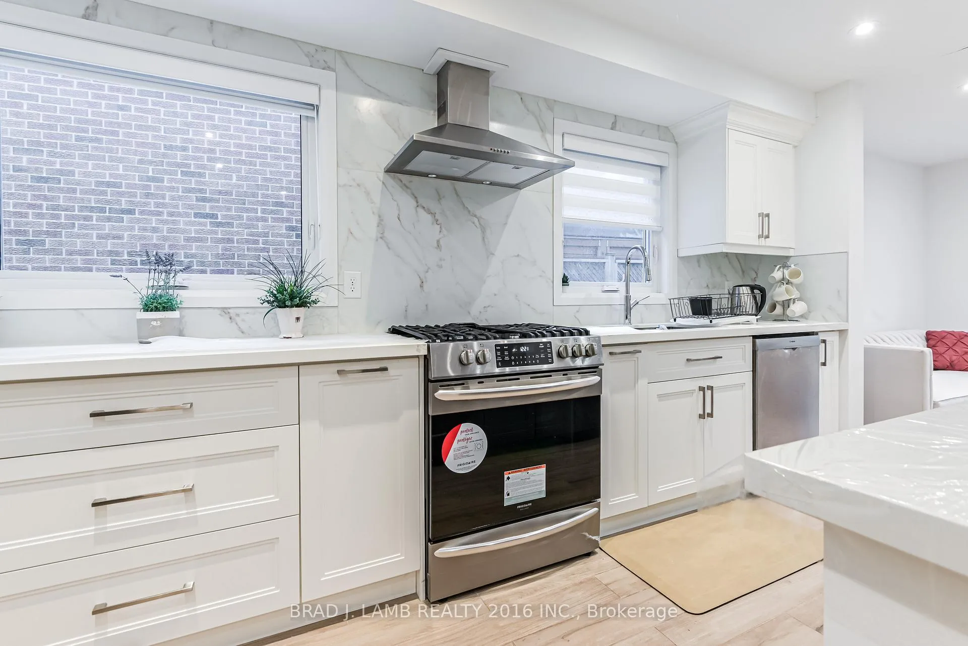 Photo 11 of Unit BED 1, 54 Campbell Avenue, Vaughan, Crestwood-Springfarm-Yorkhill — HOMEH