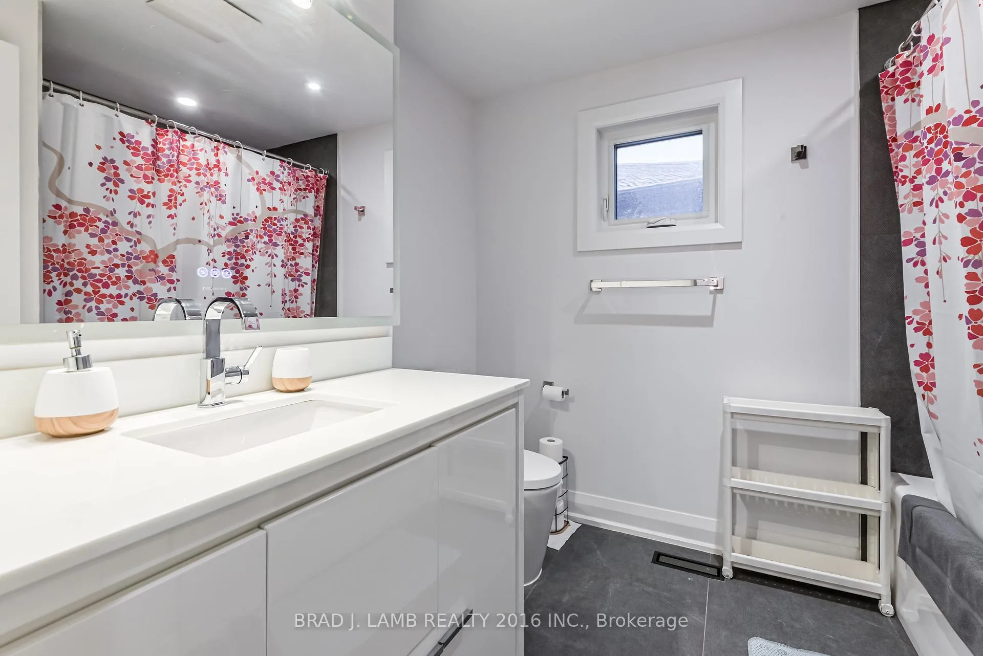 Photo 26 of Unit BED 1, 54 Campbell Avenue, Vaughan, Crestwood-Springfarm-Yorkhill — HOMEH
