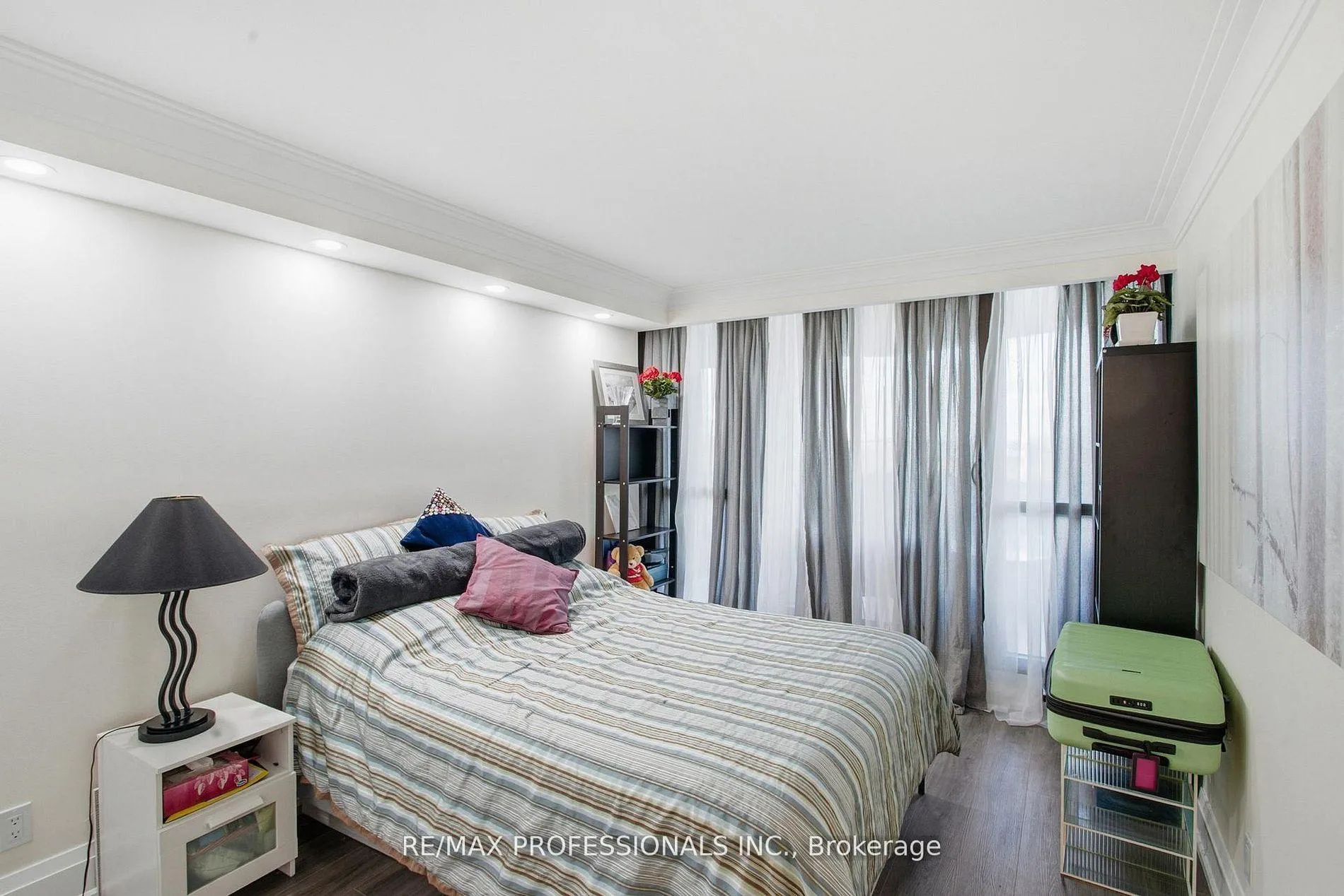 Photo 22 of Unit 1410, 2000 Islington Avenue, Etobicoke, Kingsview Village-The Westway — HOMEH