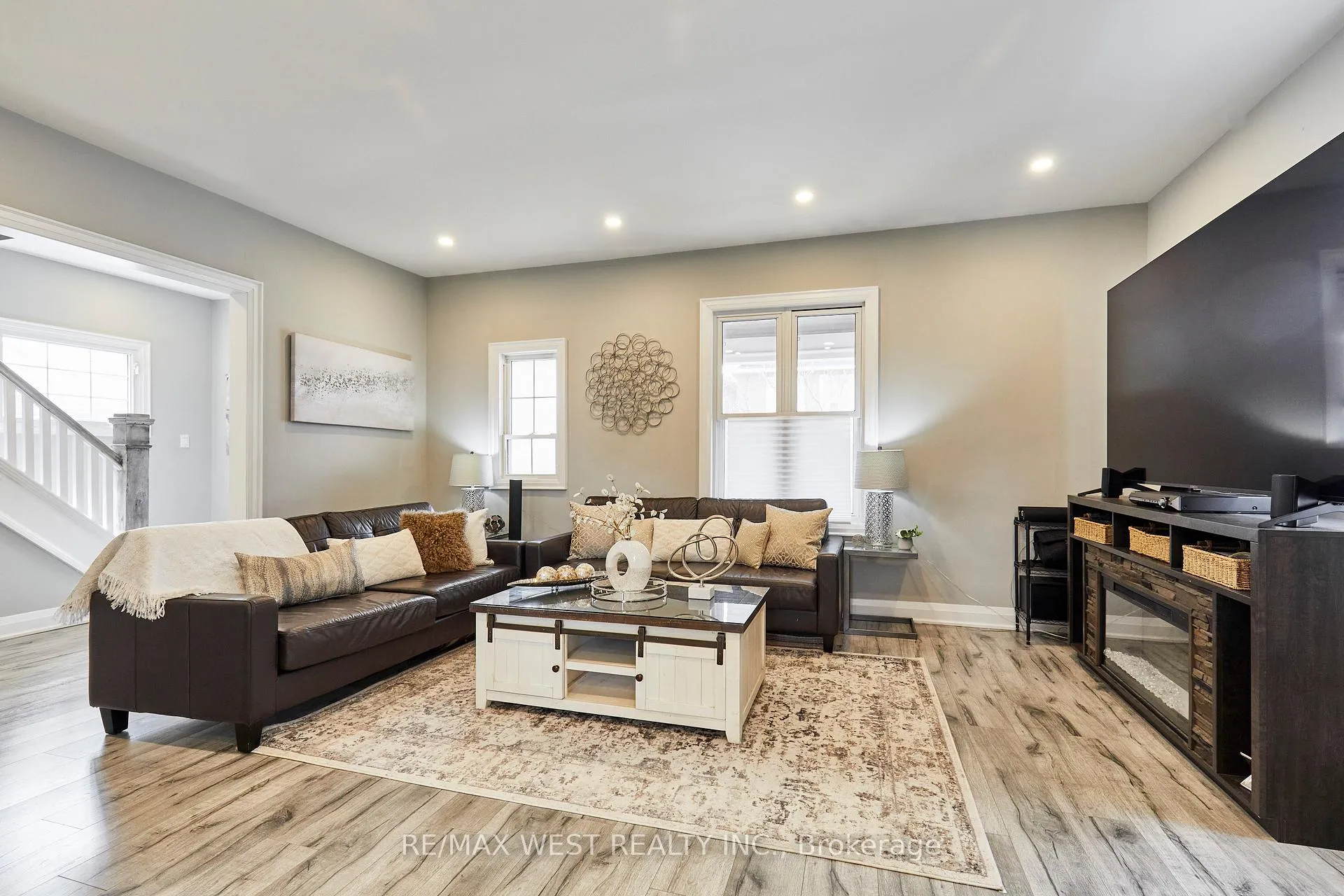 Photo 1 of 235 Dearborn Avenue, Oshawa, O'Neill — HOMEH
