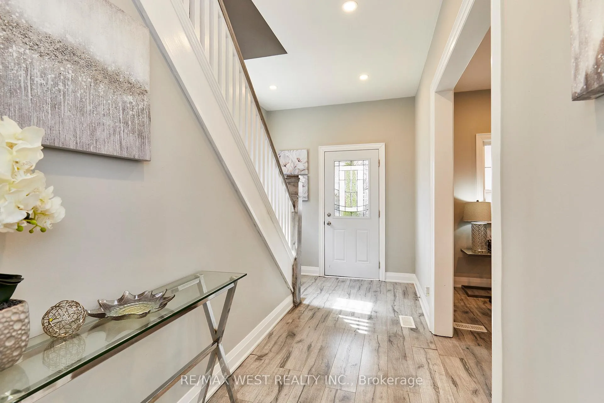Photo 4 of 235 Dearborn Avenue, Oshawa, O'Neill — HOMEH
