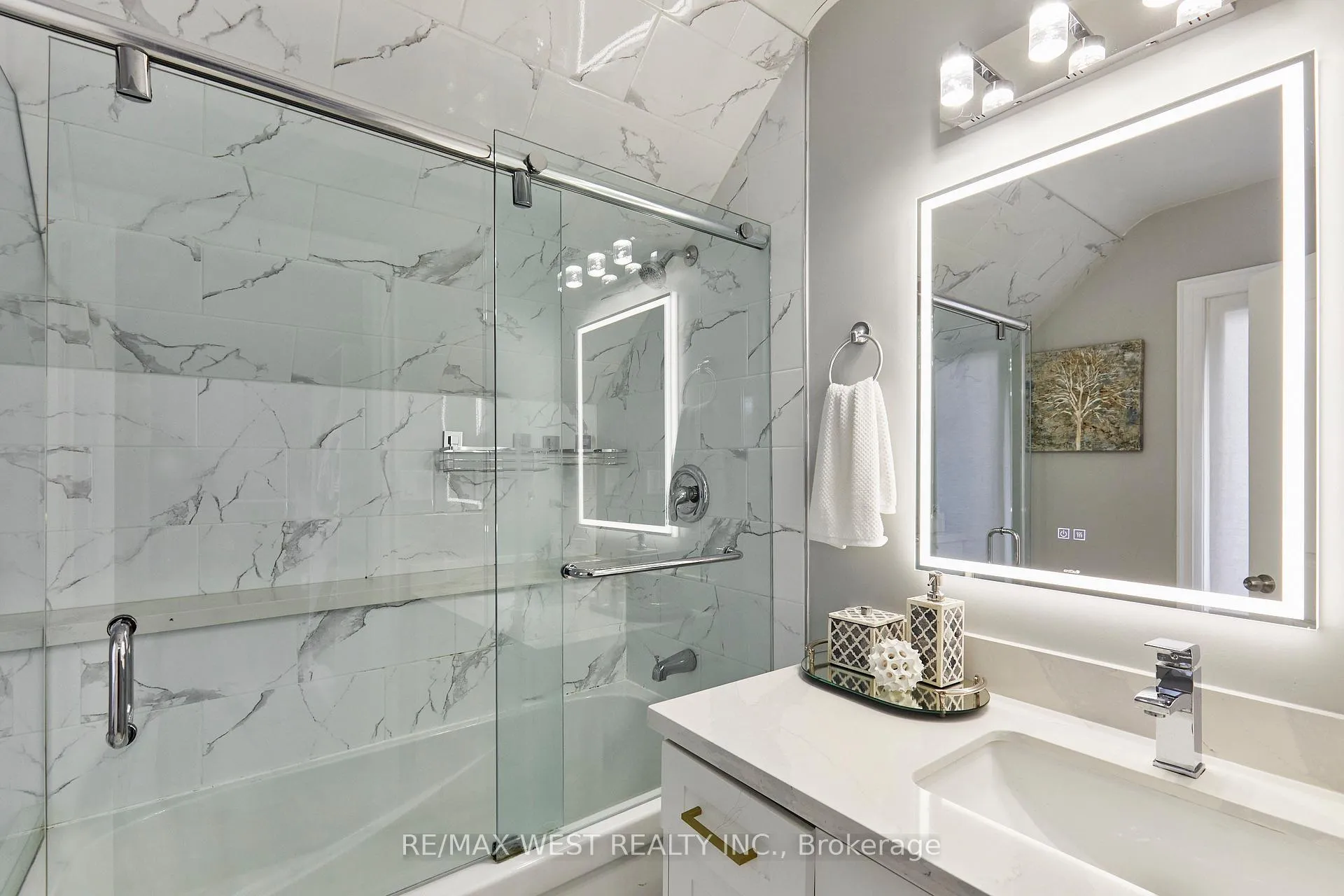 Photo 28 of 235 Dearborn Avenue, Oshawa, O'Neill — HOMEH