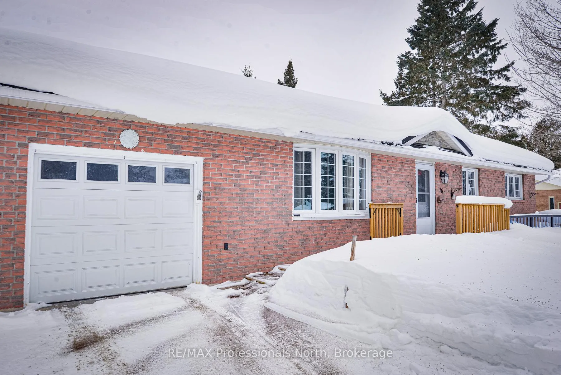 Photo 2 of 76 Westvale Drive, Bracebridge, Monck (Bracebridge) — HOMEH