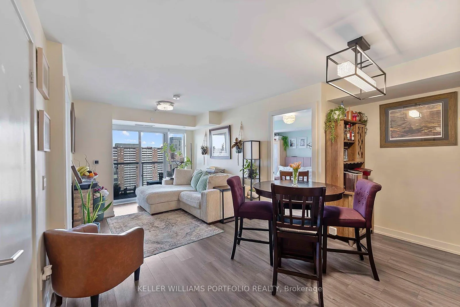 Photo 4 of Unit 1807, 10 Wilby Crescent, North York, Weston — HOMEH