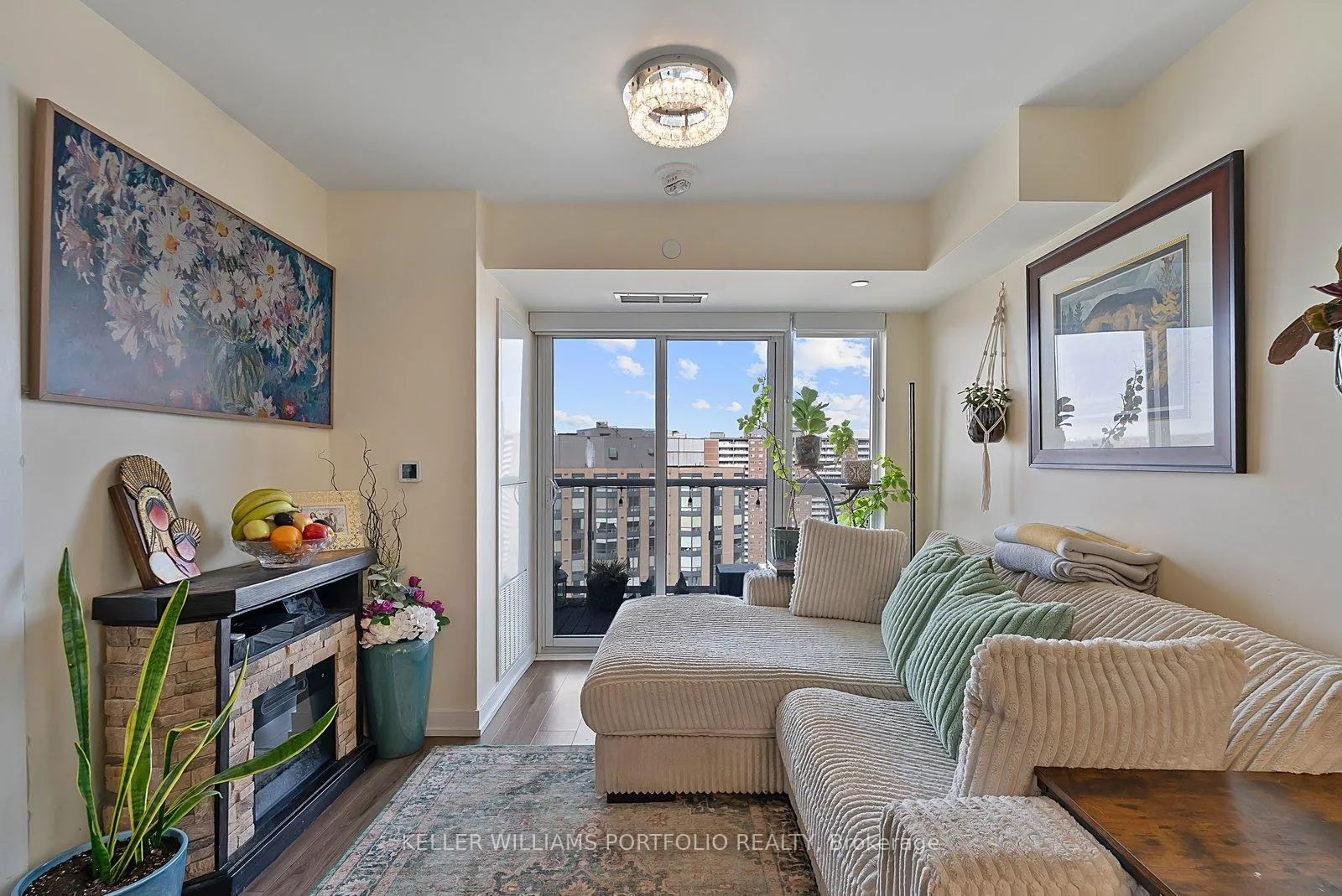 Photo 10 of Unit 1807, 10 Wilby Crescent, North York, Weston — HOMEH
