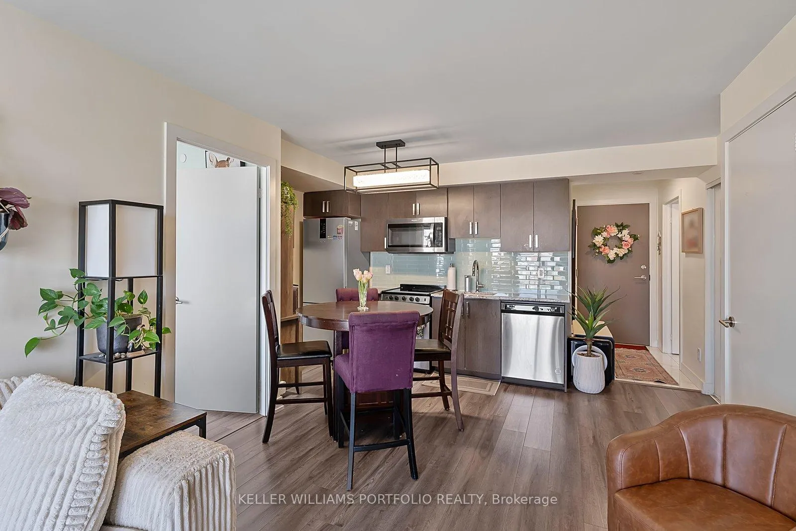 Photo 13 of Unit 1807, 10 Wilby Crescent, North York, Weston — HOMEH