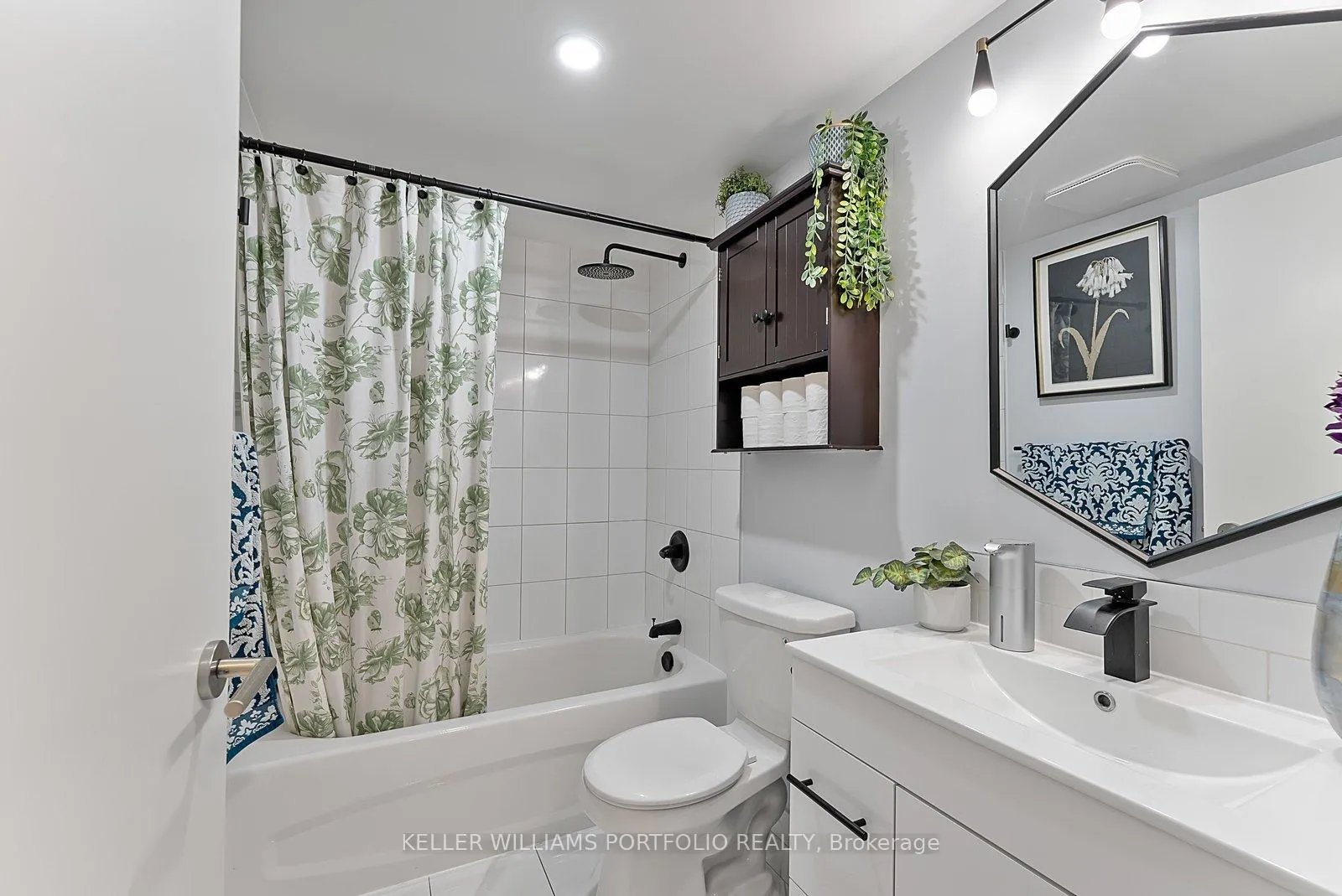 Photo 25 of Unit 1807, 10 Wilby Crescent, North York, Weston — HOMEH